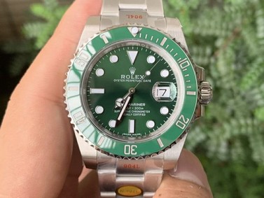 Submariner 116610 LV Green Ceramic Noob 1:1 Best Edition 904L SS Case and Bracelet SA3135 V11 Replica
