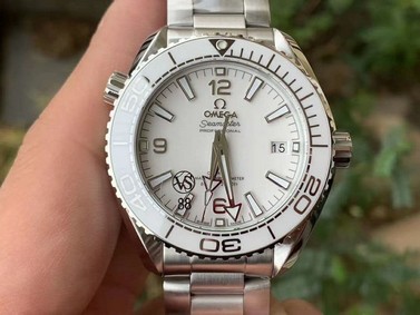OMG0695A - Planet Ocean 600M 39.5mm SS/SS White VSF A8800 Replica Watch