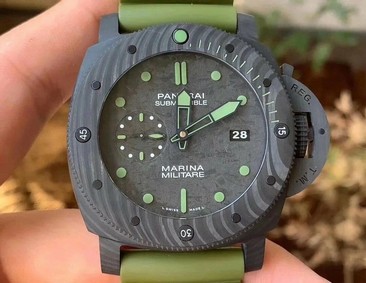 PAM961 Carbotech VSF Best Edition Carbon Dial on Green Rubber Strap P.9010 Clone Replica