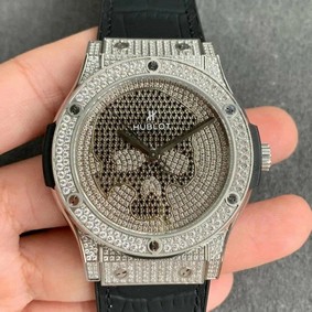 Classic Fusion Automatic SS OXF Best Edition Diamonds Case Diamonds Skull Dial on Black Leather Strap MIYOTA 9015 Replica