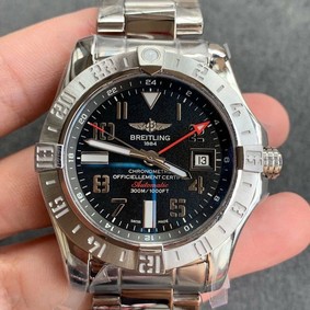 Avenger GMT SS GF 1:1 Best Edition Black Dial Roman Markers on SS Bracelet A2836 V2 Replica