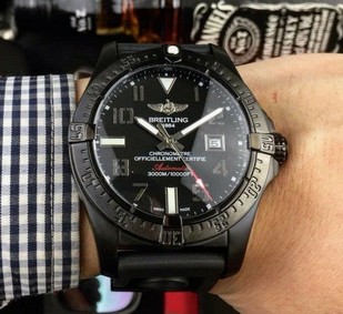 Breitling Avenger Black Dial on Black Rubber Strap Replica