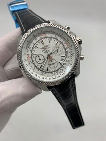 Breitling Navitimer White Dial High Version on Black Rubber Strap Replica