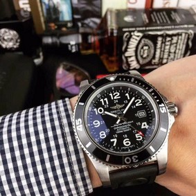 Breitling Superocean Black Dial on Black Rubber Strap Replica