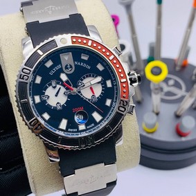 UN Black Dial Silver Case on Black Rubber Strap Replica