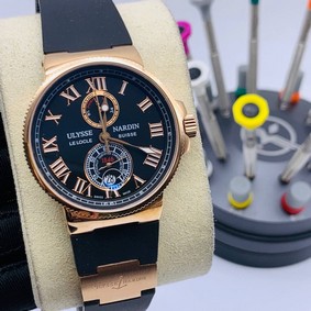 UN Classic Rome Black Gold Dial on Black Rubber Strap Replica