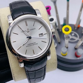 UN Classic White Dial Silver Case on Black Leather Strap Replica