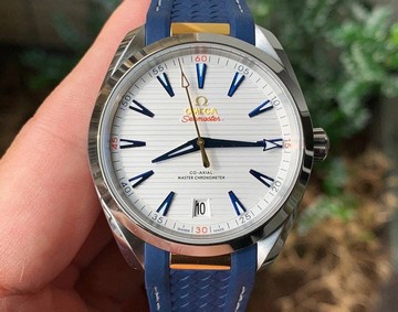 Aqua Terra 150M Master Chronometers VSF 1:1 Best Edition White Dial Gold Hand on Blue Rubber Strap A8900 Super Clone Replica
