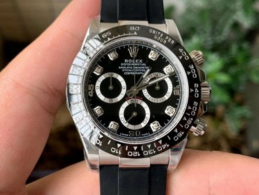 Daytona 116518 Noob 1:1 Best Edition SS Plated 904L SS Case Black Diamonds Dial on Black Rubber Strap SA4130 V4 Replica