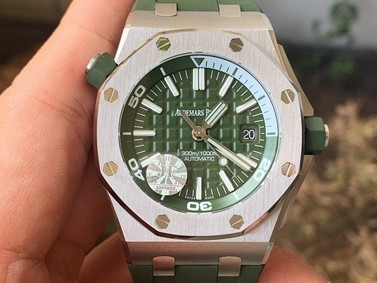 Royal Oak Offshore Diver Green 15710 JF 1:1 Best Edition on Green Rubber Strap A3120 Replica